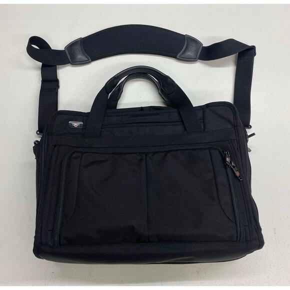 Victorinox Other - Victorinox canvas travel carry-on shoulder messenger travel laptop bag